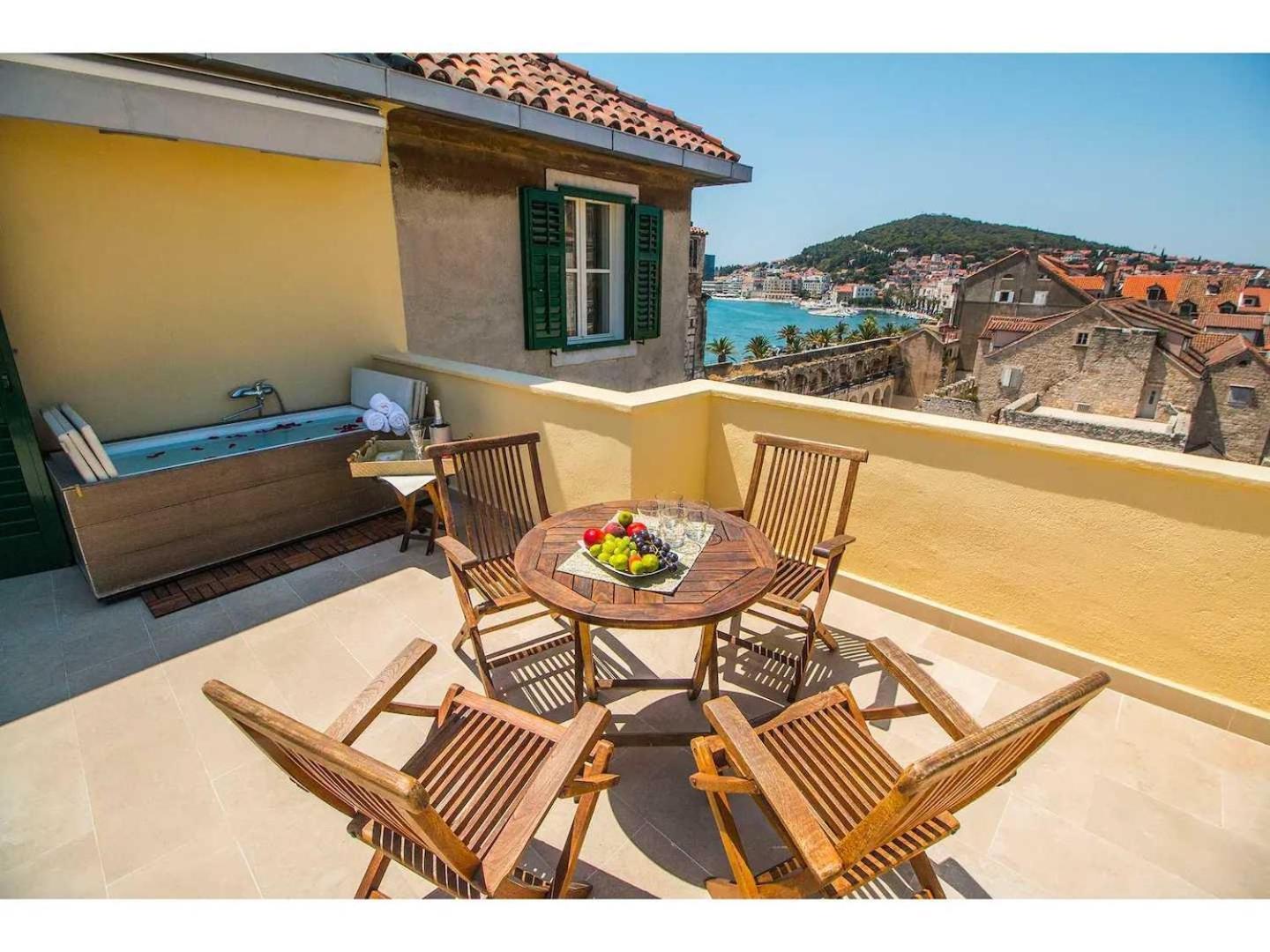 Terazza Grande In Diocletian Tower Apartman Split Kültér fotó